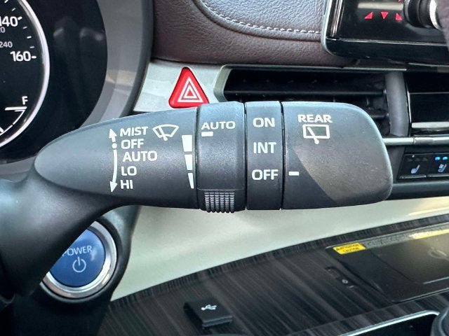 Used 2023 Toyota Sienna Platinum AWD/4WD image 43