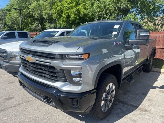 Used 2025 Chevrolet Silverado 2500 Custom w/ Custom Convenience Package image 3