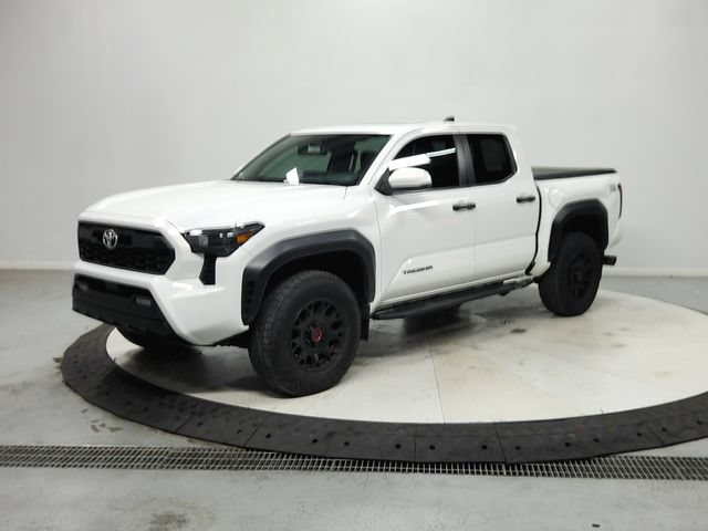 Used 2024 Toyota Tacoma TRD Off-Road w/ TRD Off Road Upgrade Package AWD/4WD image 4