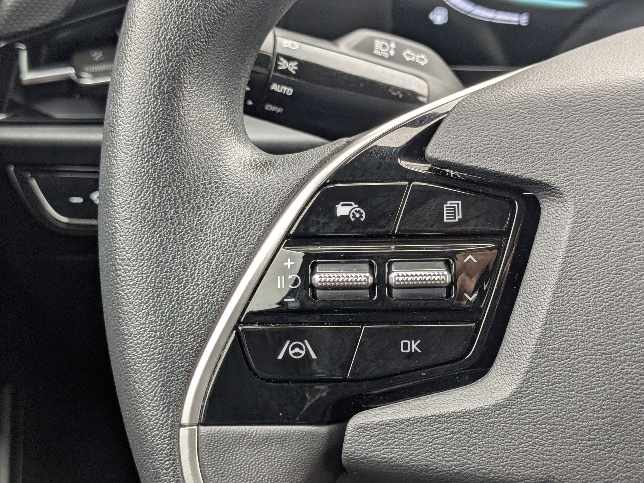 Used 2025 Kia Niro LX FWD image 19