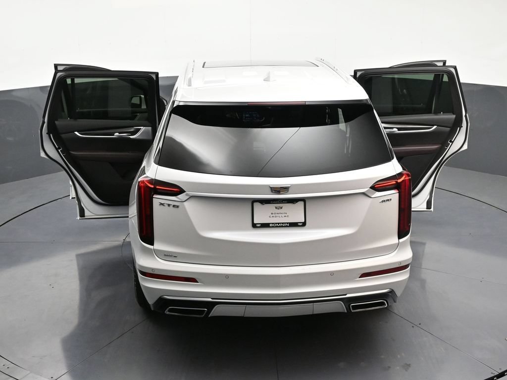 Used 2023 Cadillac XT6 Premium Luxury w/ Technology Package AWD/4WD image 36