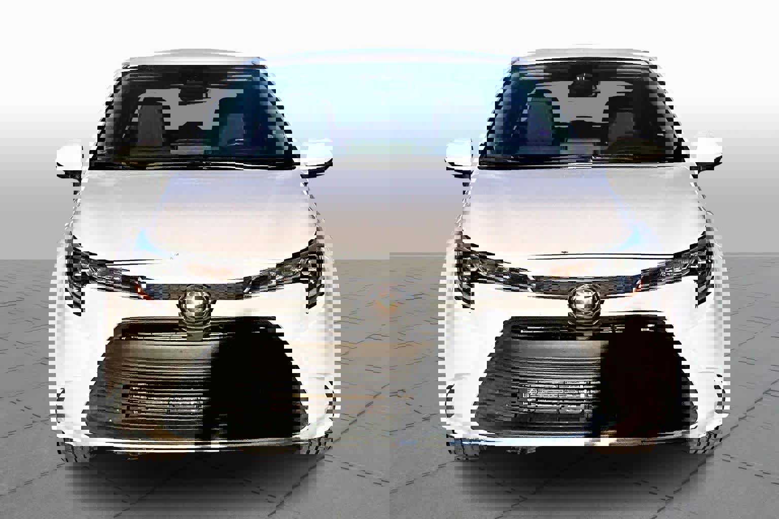 Used 2024 Toyota Corolla LE image 4