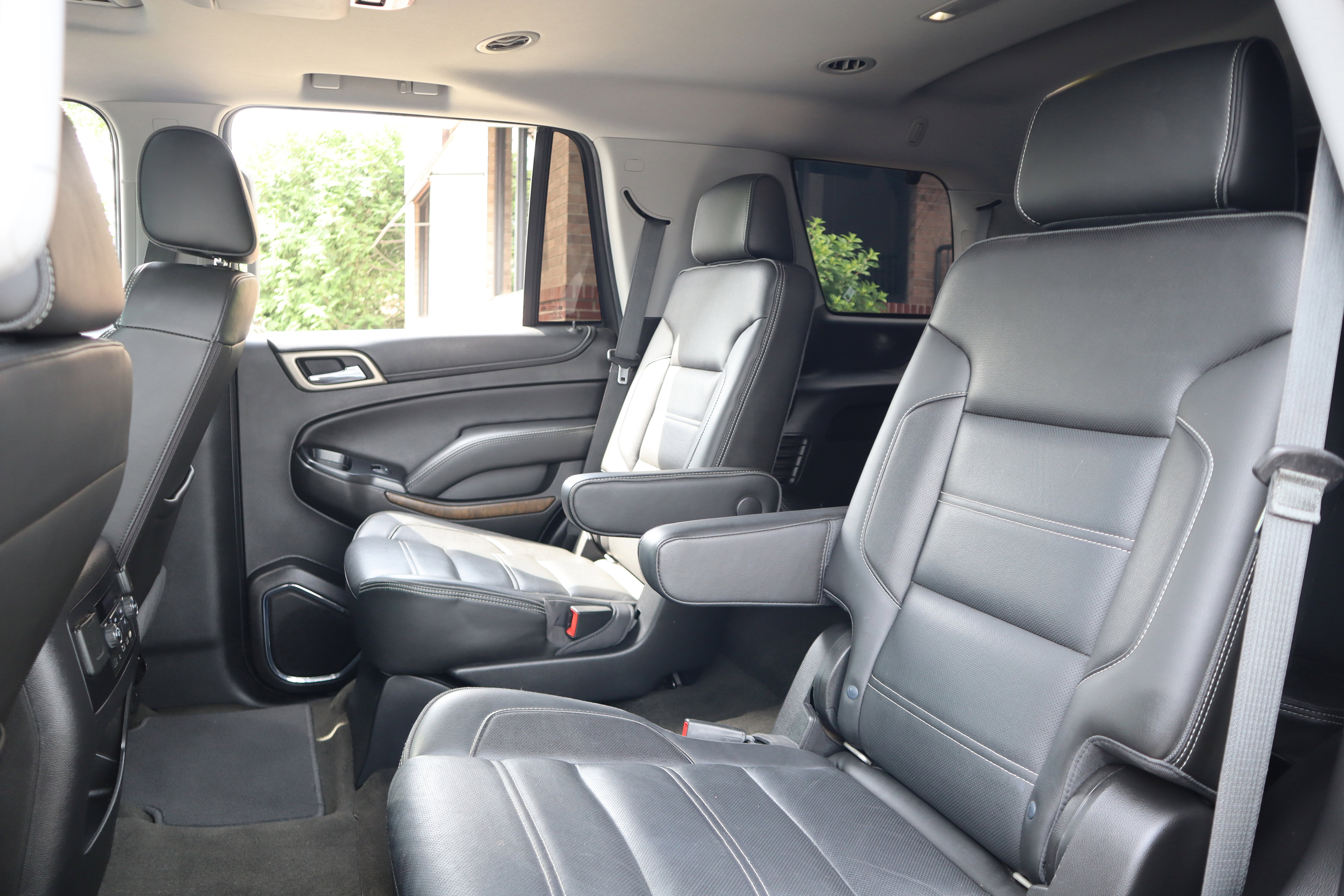 Used 2018 GMC Yukon Denali w/ Open Road Package AWD/4WD image 34
