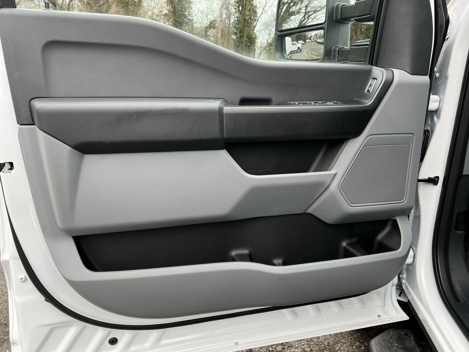 New 2026 Ford F250 XL w/ XL Chrome Package image 14