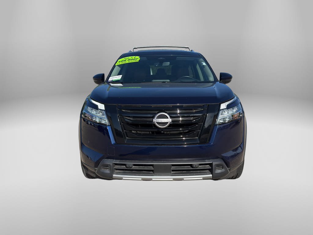 Used 2023 Nissan Pathfinder Platinum w/ Black Appearance Package FWD image 7