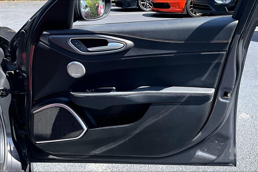 Used 2022 Alfa Romeo Giulia Veloce image 28