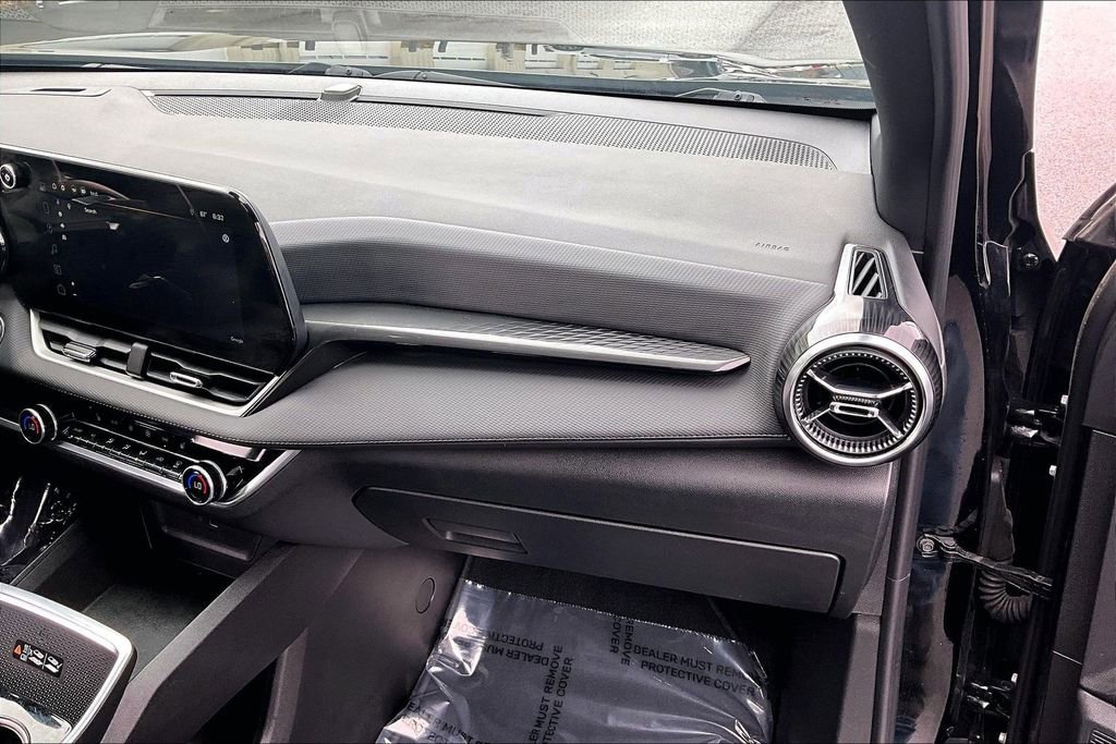 Used 2025 Chevrolet Equinox LT w/ Convenience Package II image 17