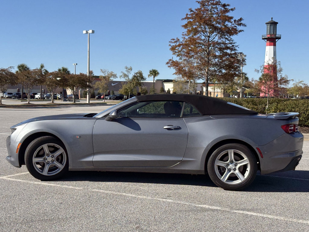 Used 2020 Chevrolet Camaro LT image 22