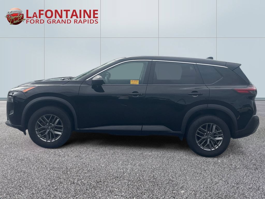 Used 2023 Nissan Rogue S AWD/4WD image 4