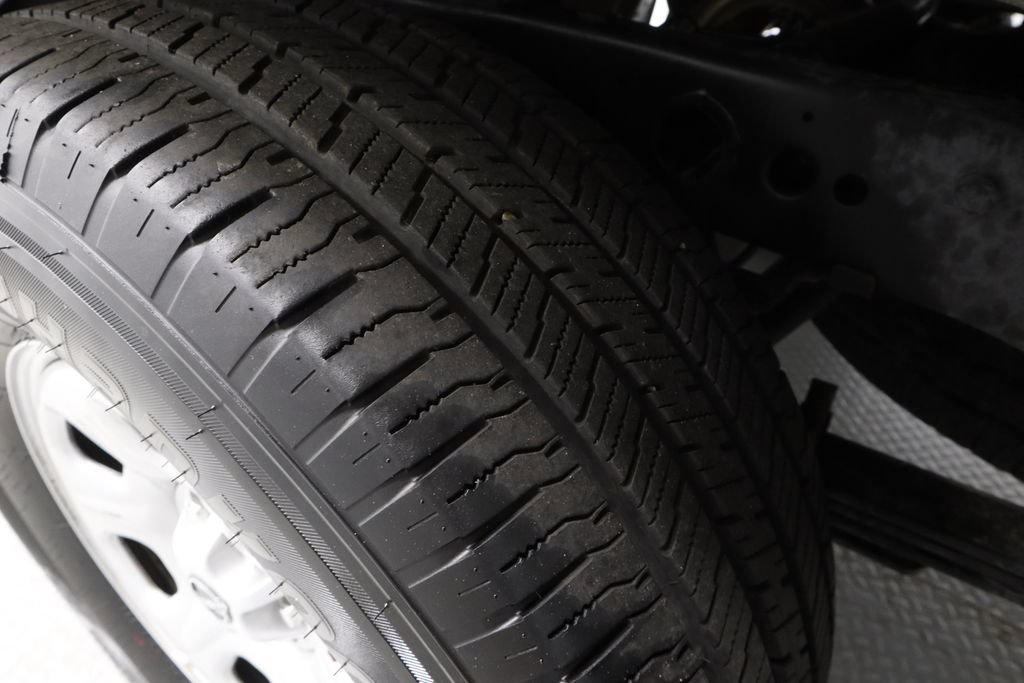 Certified 2025 Nissan Frontier S AWD/4WD image 19