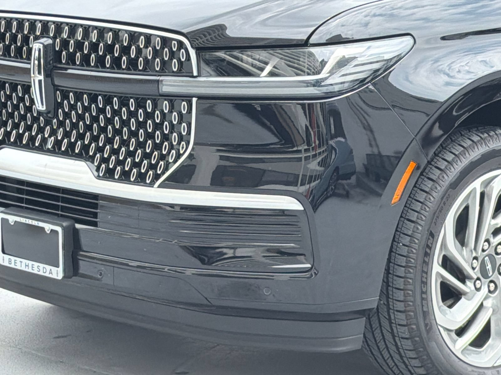 Used 2026 Lincoln Navigator Reserve AWD/4WD image 2