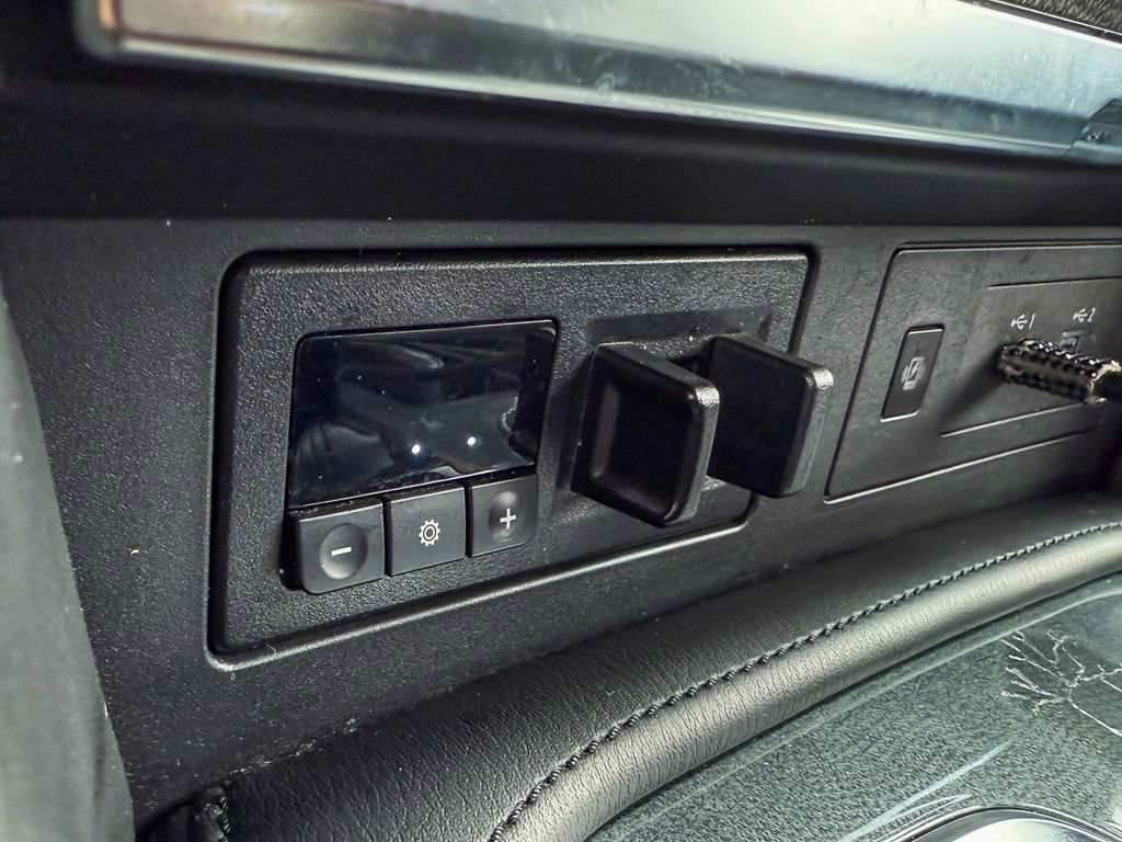 Certified 2022 Nissan Armada SL w/ Midnight Edition Package image 18