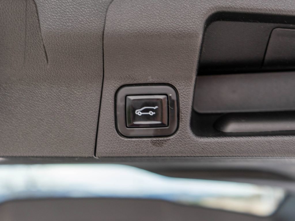 Used 2021 GMC Acadia AT4 w/ Technology Package image 36