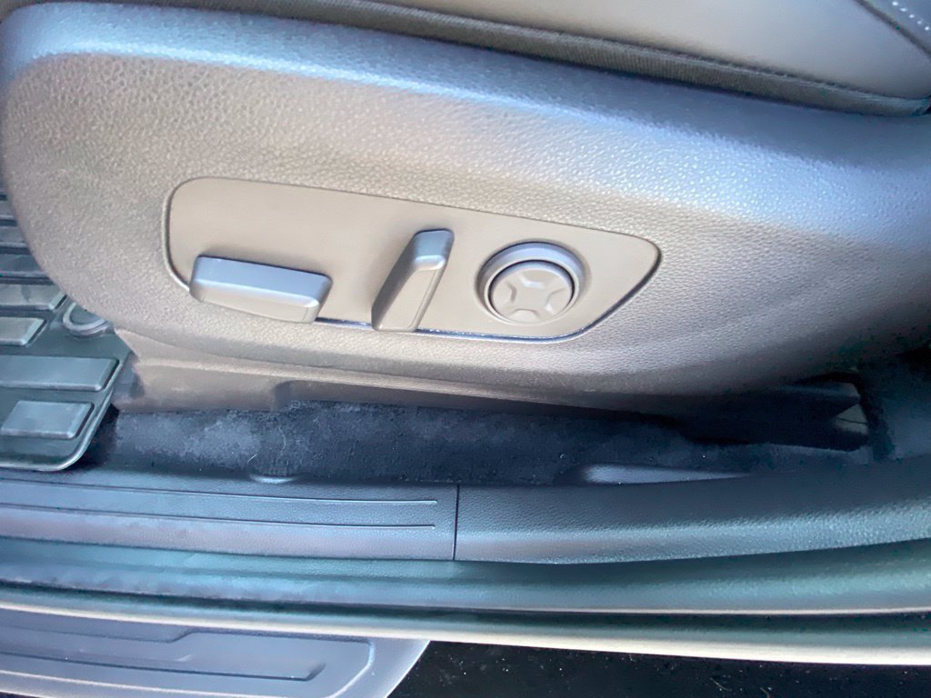 Used 2026 Kia Carnival SX w/ SX Dark Edition Package FWD image 10