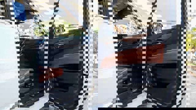 Used 2019 Cadillac Escalade ESV Premium Luxury image 74