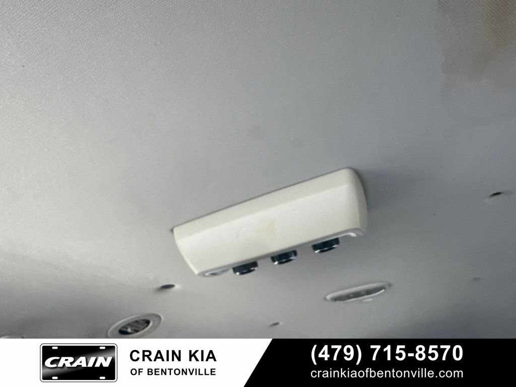 Used 2012 Dodge Grand Caravan SXT FWD image 24