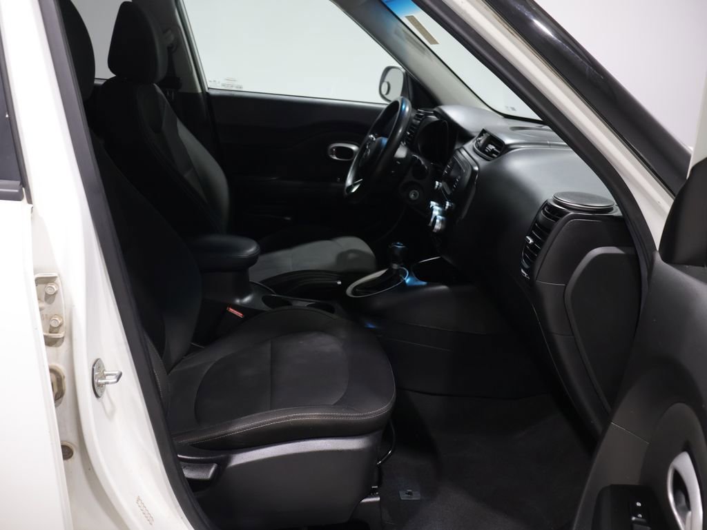 Used 2018 Kia Soul FWD image 21