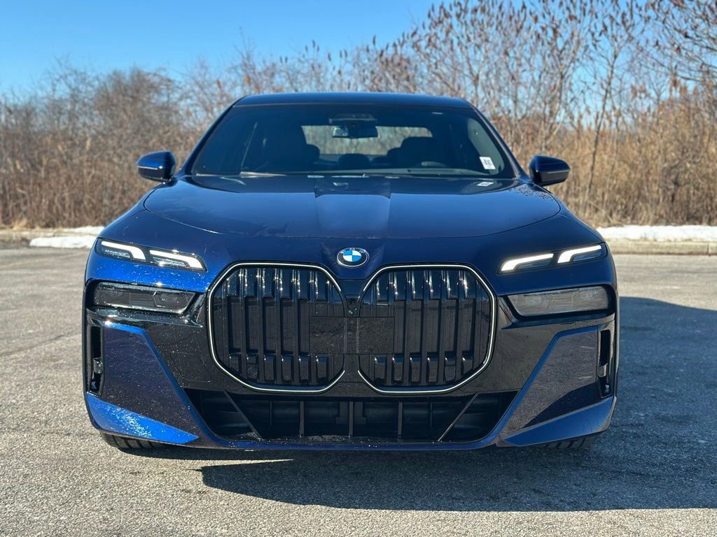 New 2026 BMW 760i xDrive image 2