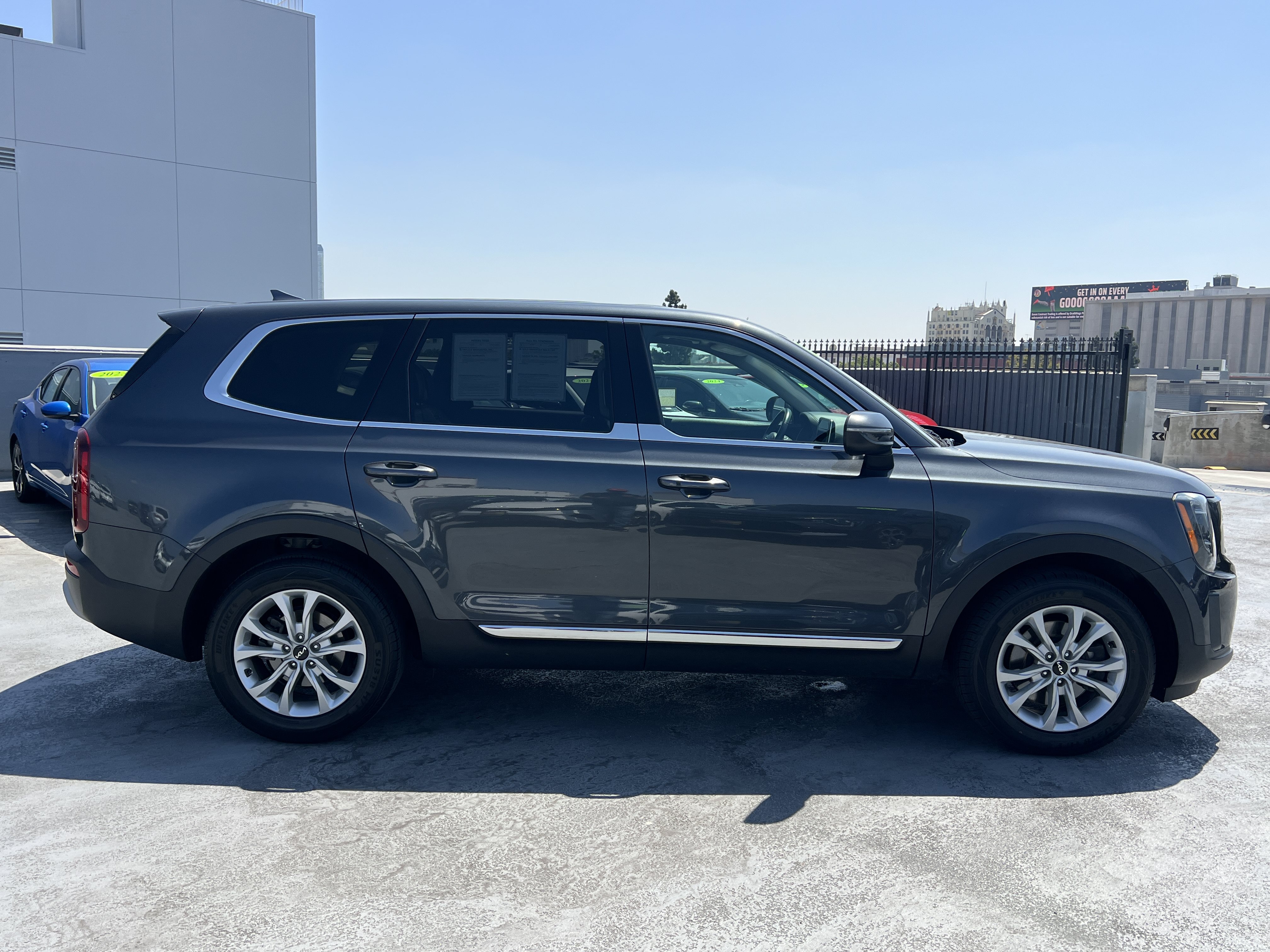 Certified 2022 Kia Telluride LX FWD image 9