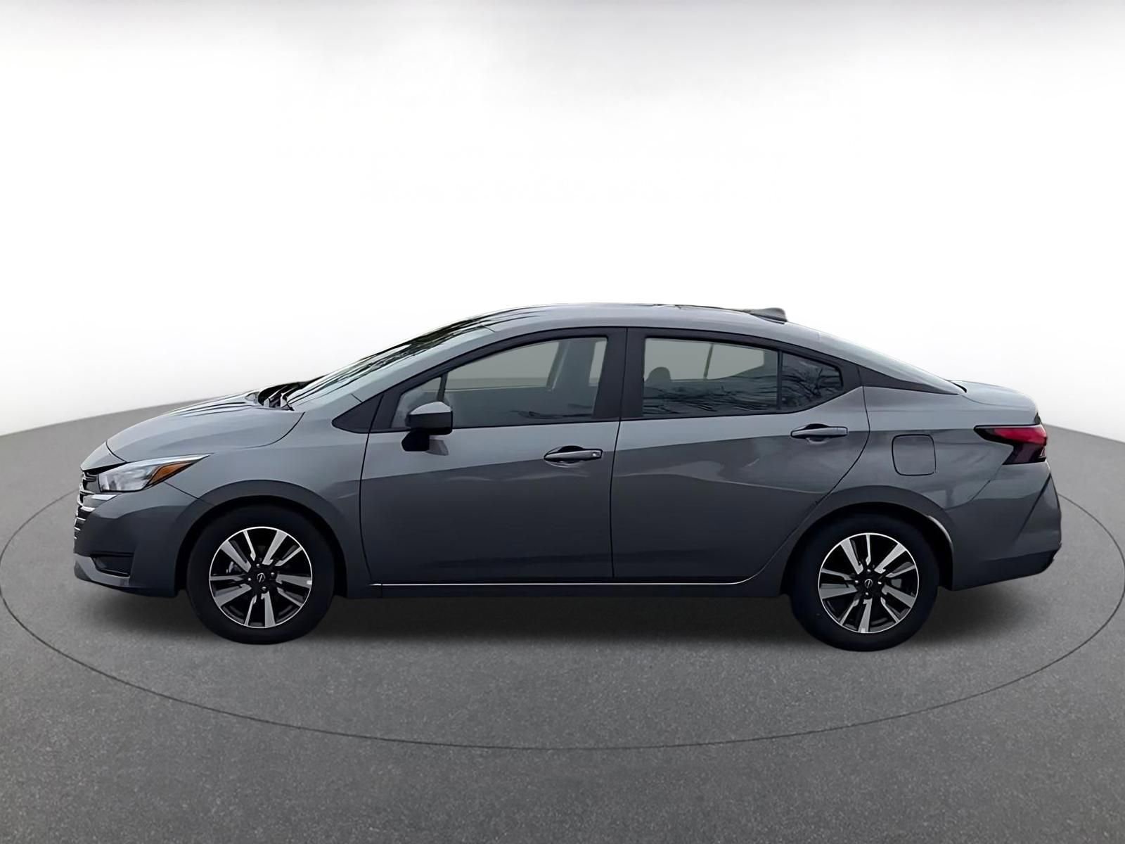 Used 2025 Nissan Versa SV FWD image 9