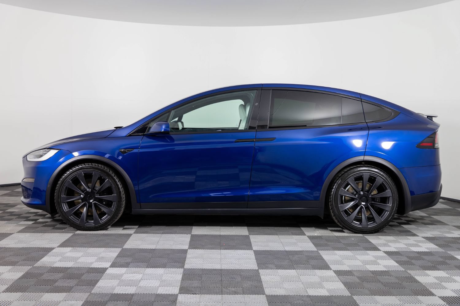 Used 2023 Tesla Model X Plaid AWD/4WD image 3
