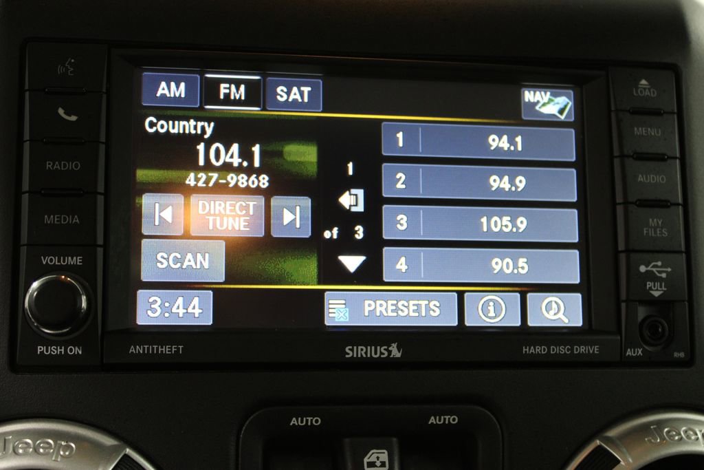 Used 2016 Jeep Wrangler Unlimited Sahara w/ Dual Top Group image 39