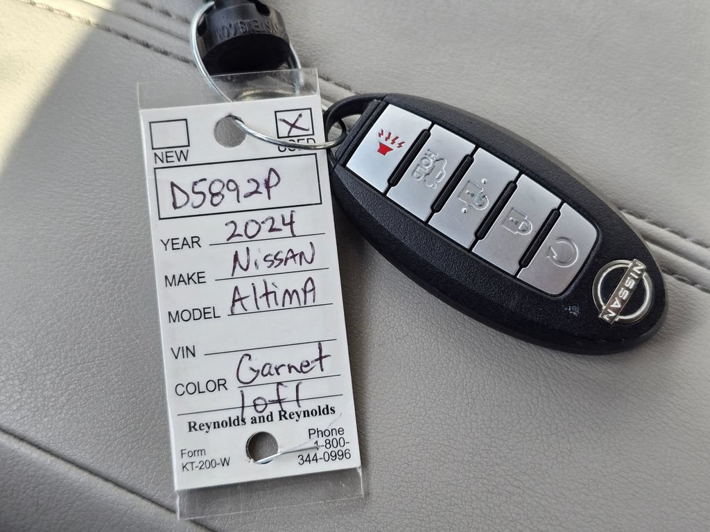 Used 2024 Nissan Altima 2.5 SV FWD image 32