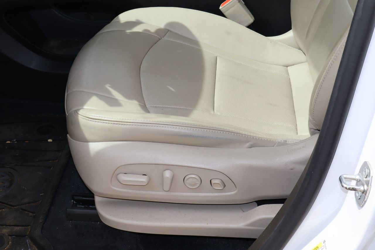 Used 2021 Buick Enclave Premium w/ Sun and Sites Package image 16