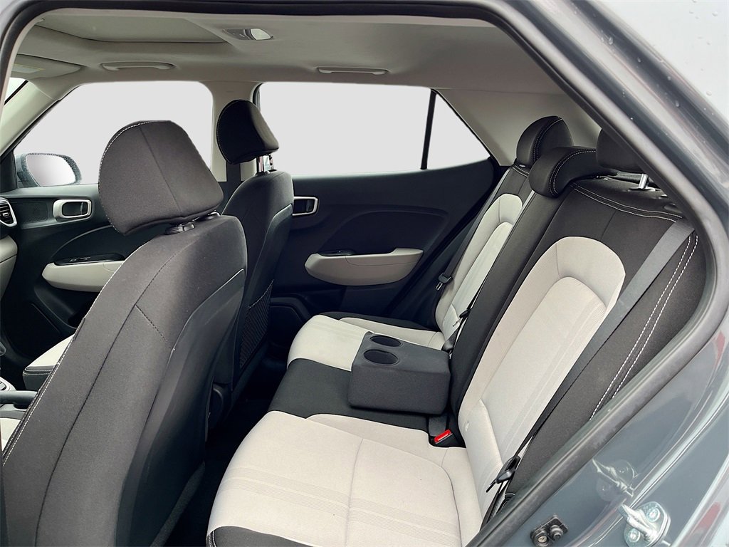 Used 2024 Hyundai Venue SEL image 25