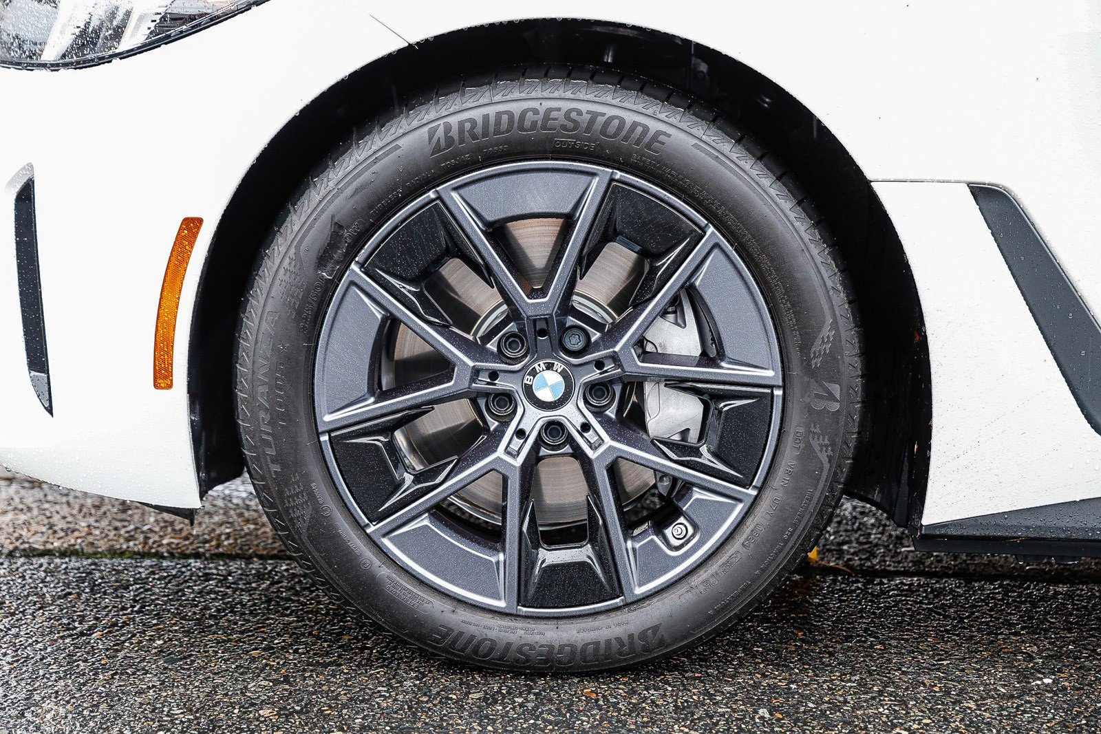 Used 2025 BMW i4 eDrive40 w/ Premium Package image 9