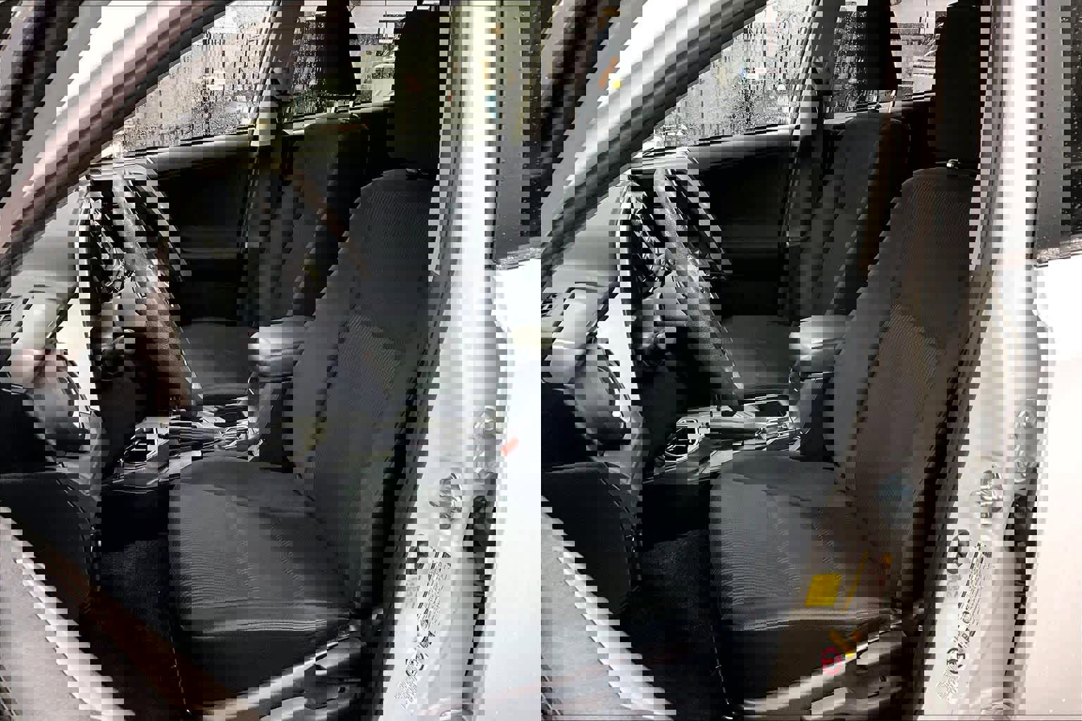 Used 2018 Toyota RAV4 LE w/ Carpet Mat Package image 7