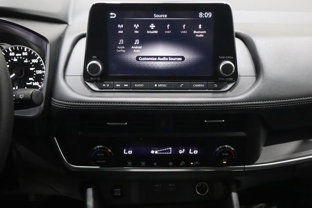 Used 2024 Nissan Rogue SV image 30