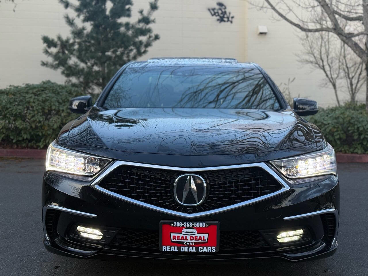 Used 2018 Acura RLX Sport Hybrid w/ Advance Pkg image 3
