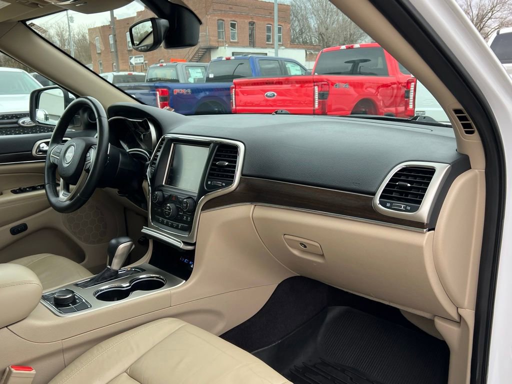 Used 2017 Jeep Grand Cherokee Limited image 22