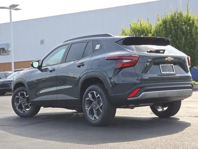 Used 2025 Chevrolet Trax LT w/ Driver Confidence Package image 14