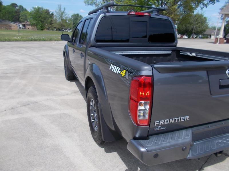 Used 2020 Nissan Frontier PRO-4X w/ Pro-4x Utility Package image 4