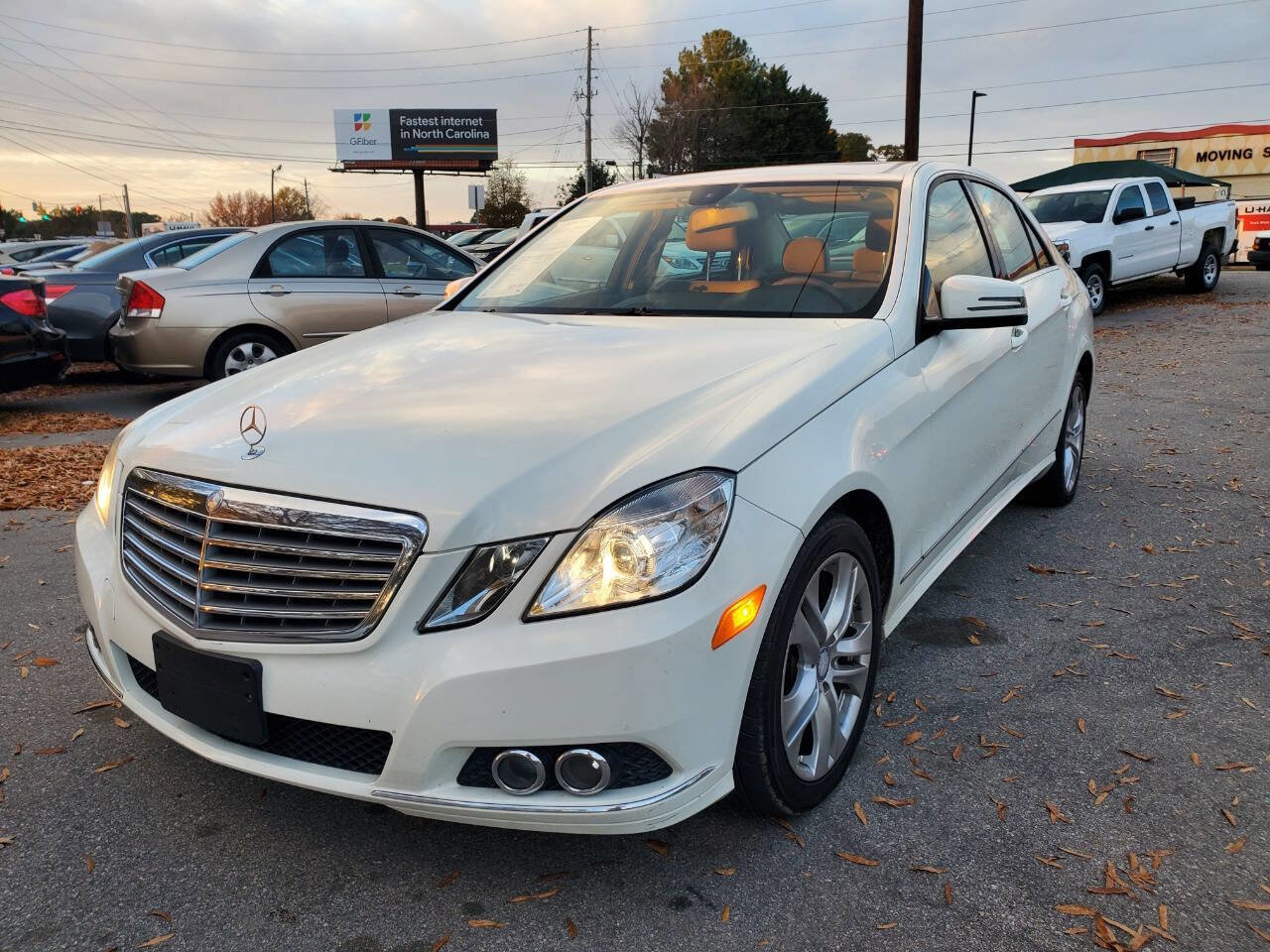 Used 2011 Mercedes-Benz E 350 4MATIC Sedan image 3