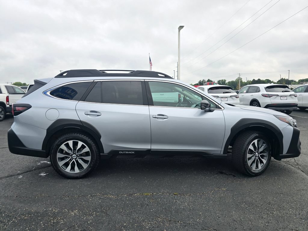 Used 2023 Subaru Outback Limited AWD/4WD image 9