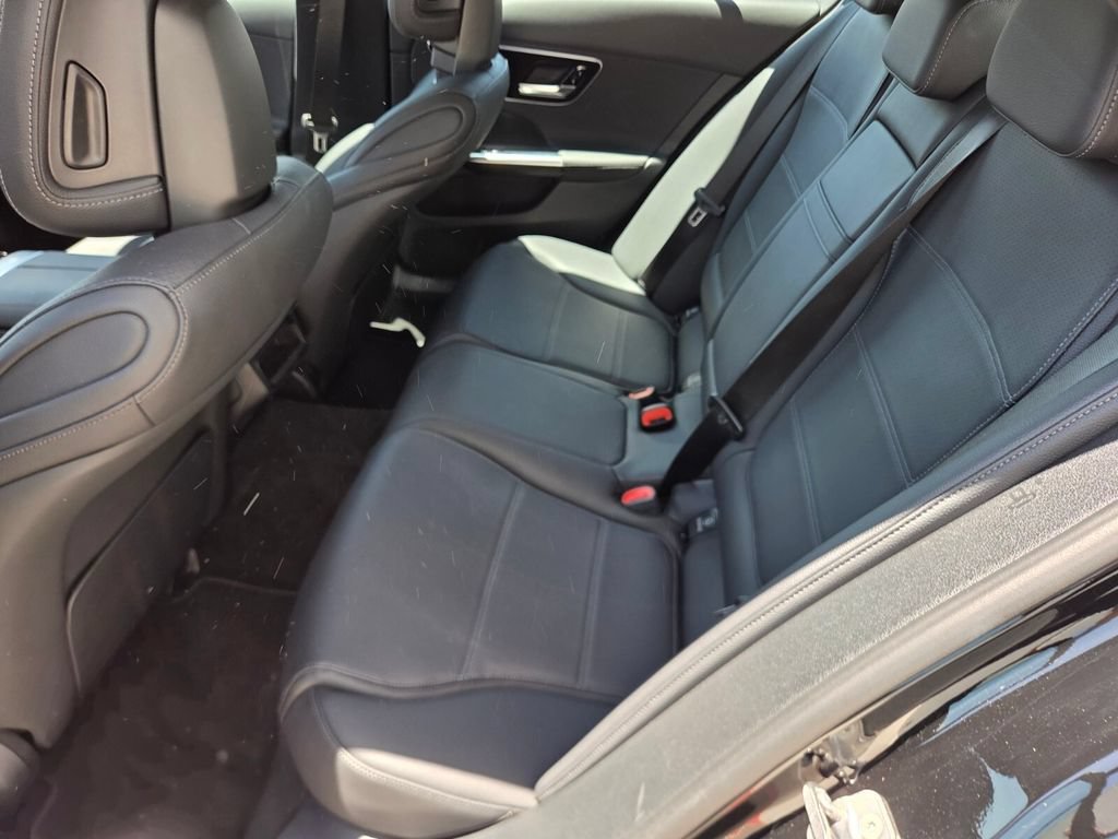Used 2025 Mercedes-Benz C 300 4MATIC Sedan image 15