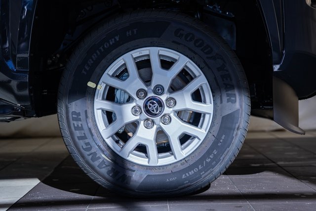New 2026 Toyota Tacoma SR5 AWD/4WD image 17