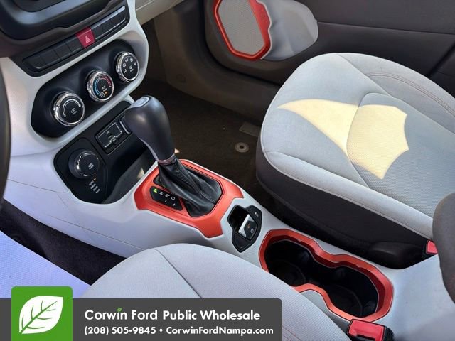 Used 2015 Jeep Renegade Latitude AWD/4WD image 20