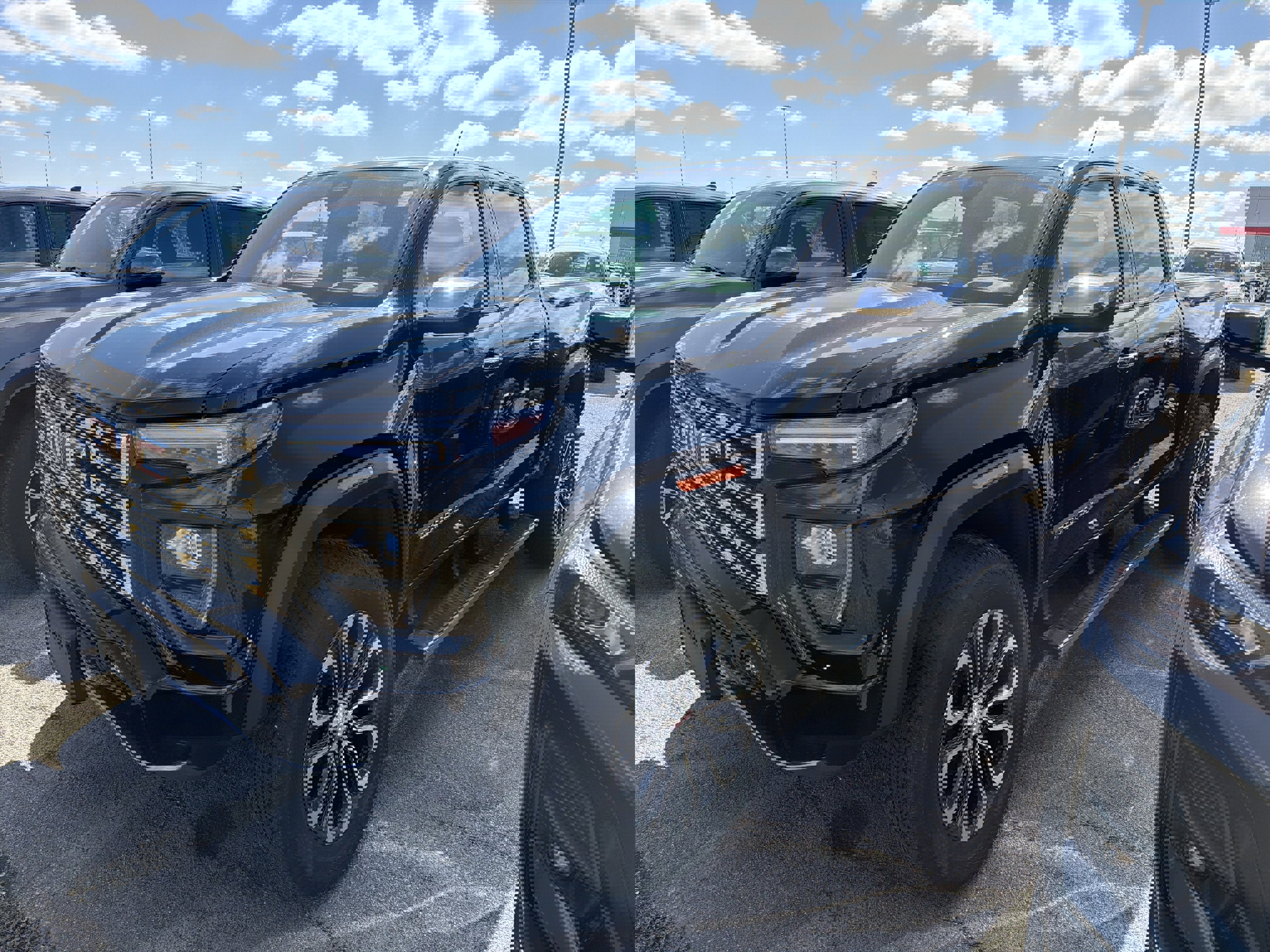 Used 2023 GMC Canyon Denali image 4