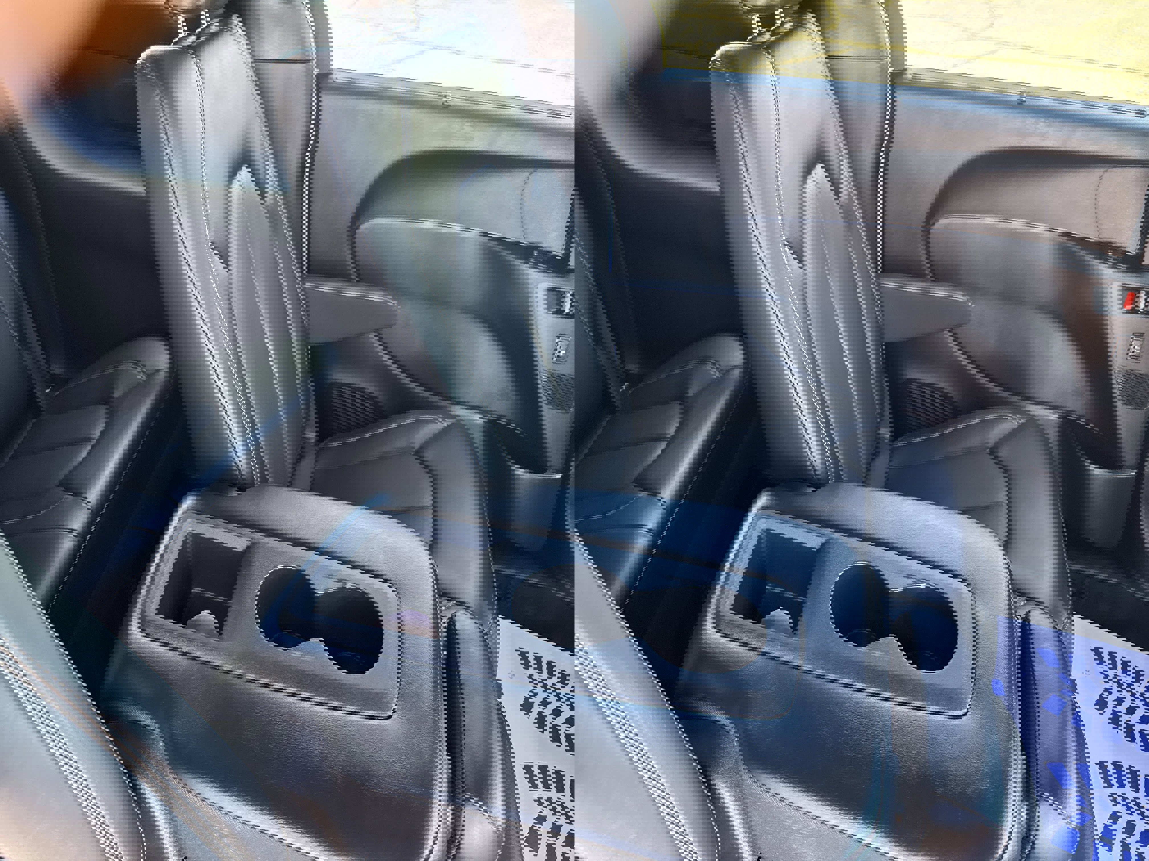 Used 2024 Chrysler Pacifica Touring-L w/ Uconnect Theater Family Group FWD image 10