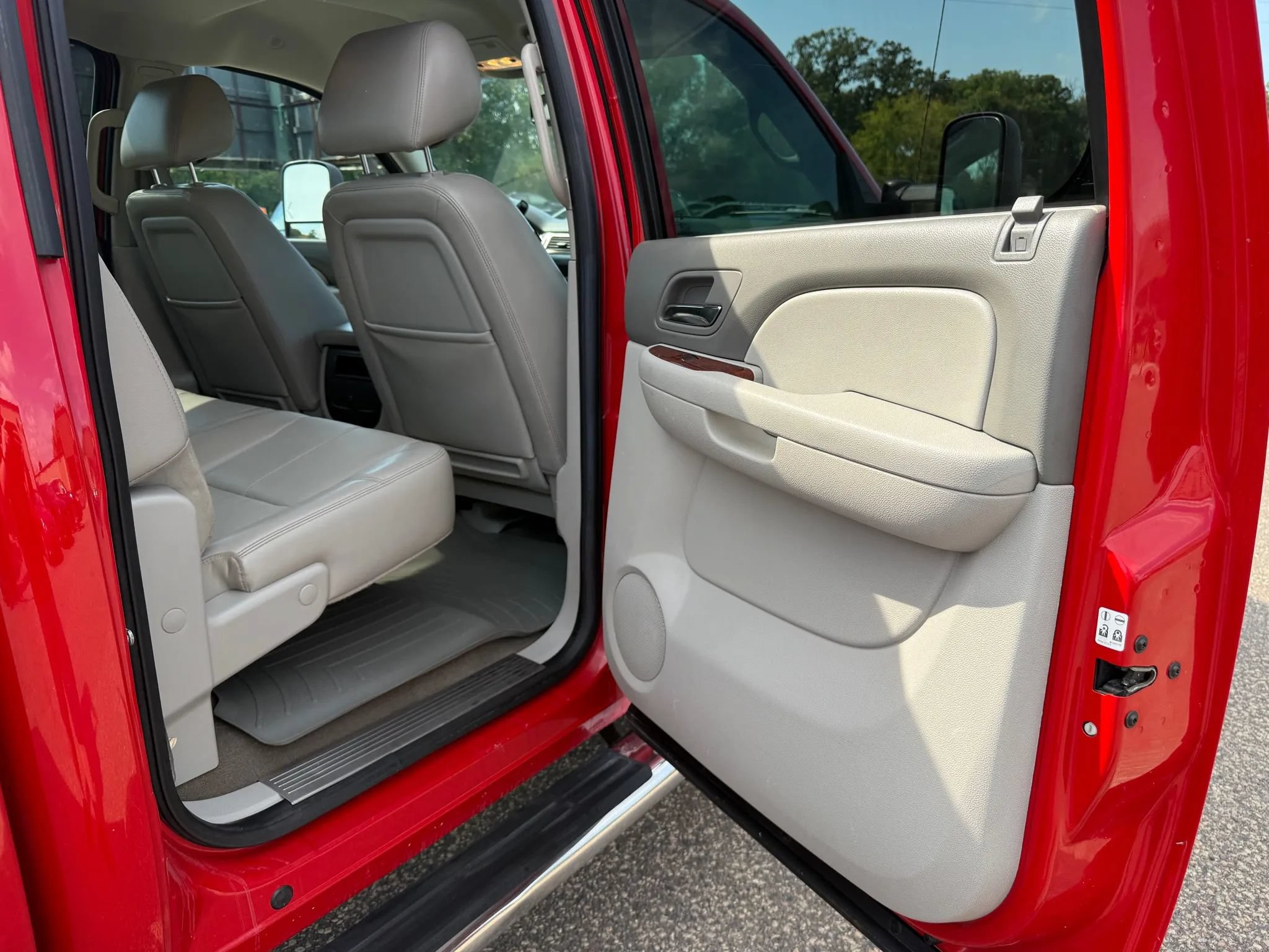 Used 2014 Chevrolet Silverado 2500 LTZ w/ LTZ Plus Package AWD/4WD image 47