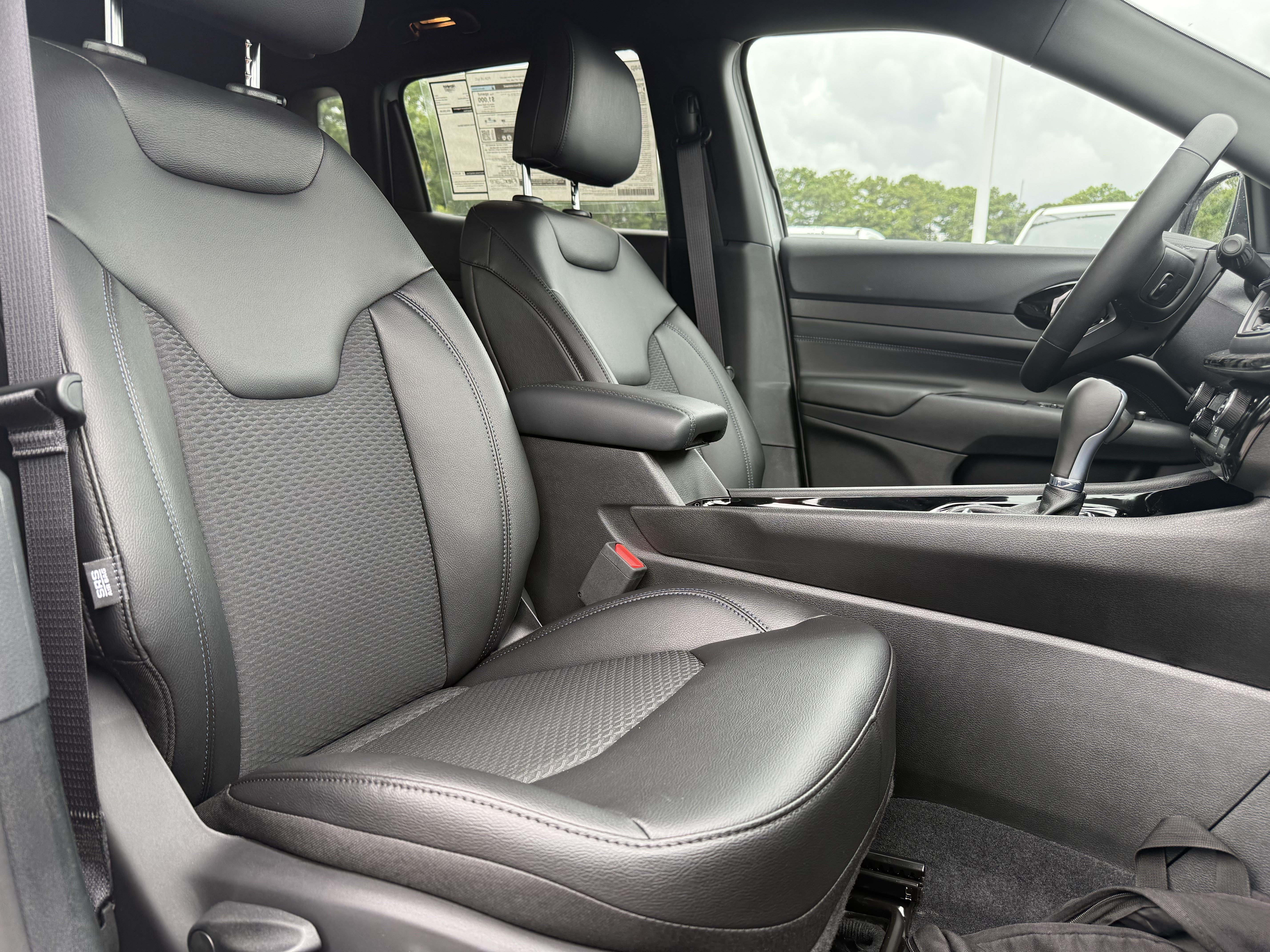 New 2026 Jeep Compass Latitude AWD/4WD image 33