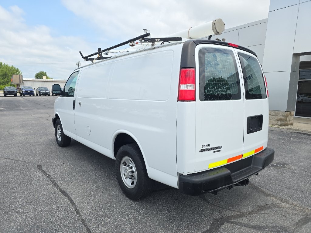 Used 2015 Chevrolet Express 2500 RWD image 8