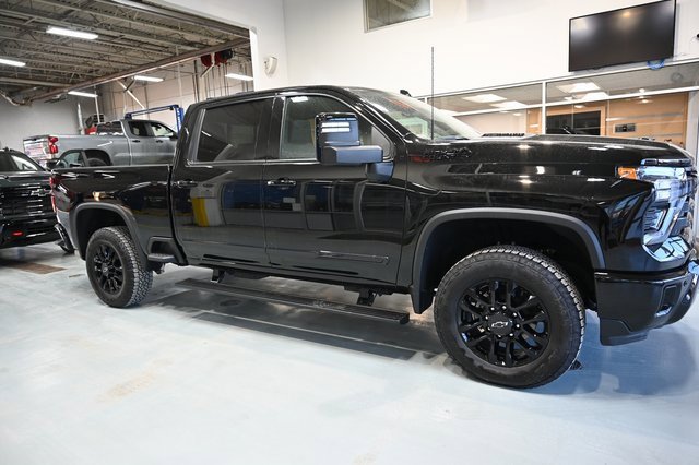 New 2026 Chevrolet Silverado 2500 High Country w/ Midnight Edition image 9