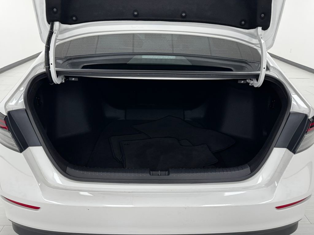 Used 2025 Honda Accord SE image 36