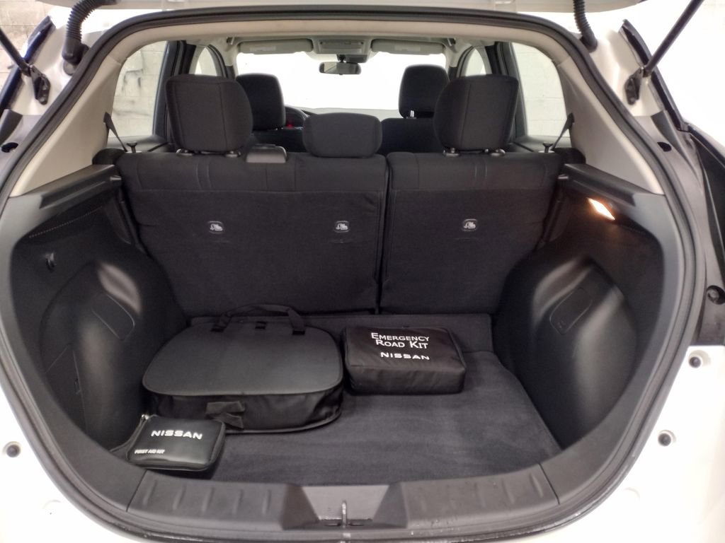 Used 2023 Nissan Leaf S image 16