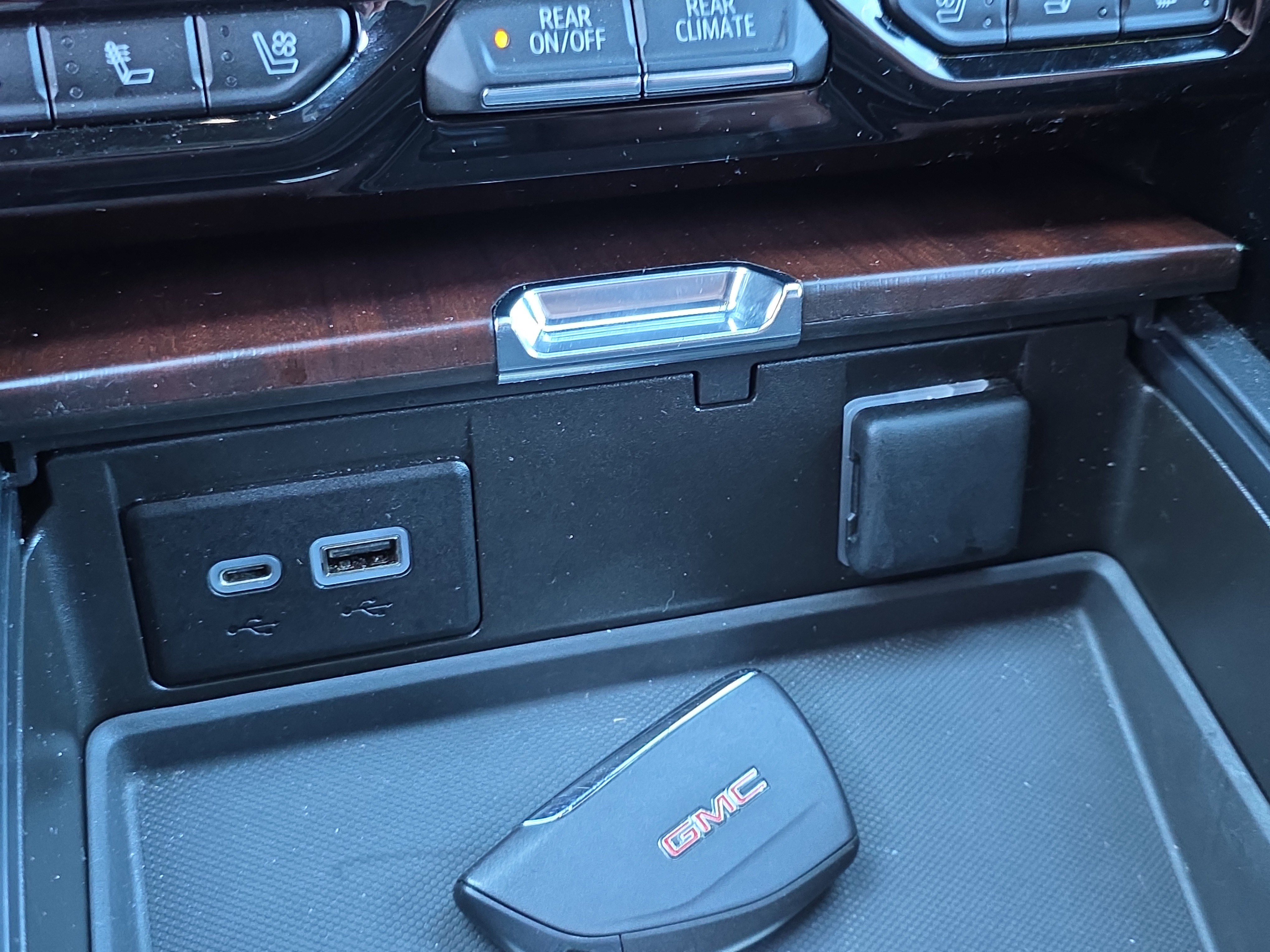 Used 2023 GMC Yukon XL Denali Ultimate image 28